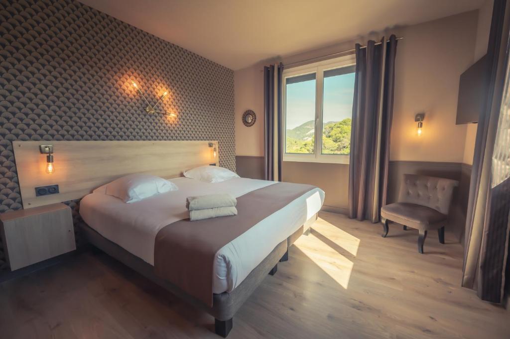 Chambre confortable hôtel 4 étoiles Plantevin - Hébergement séjour bien-être