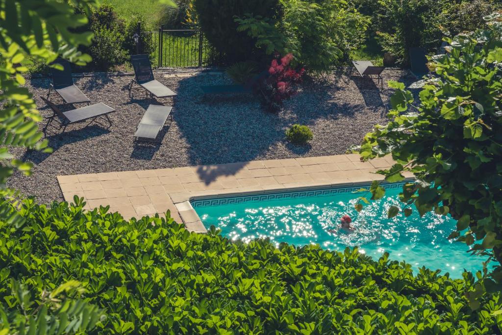Piscine chauffée hôtel Plantevin Drôme Provençale - Détente séjour femmes